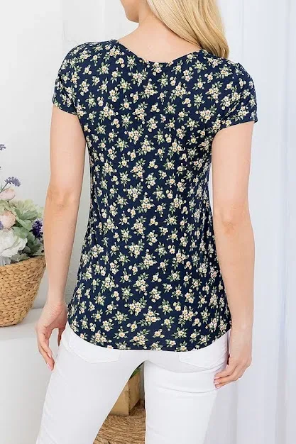 Blusa para dama color azul con diseño floral