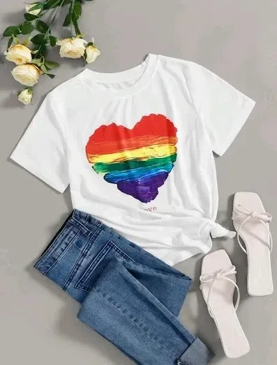 Camiseta para dama color blanco diseño corazón multicolor