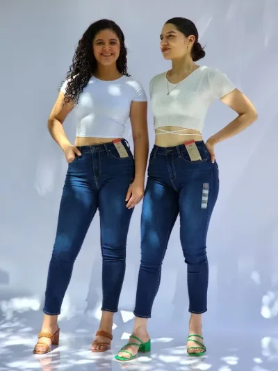 Jeans Levis High-Rise Skinny Ankle para dama 721-0059
