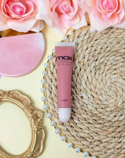 Lip gloss Max para dama color terracota nude