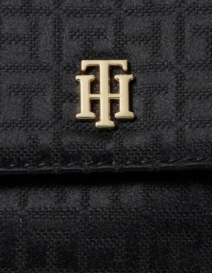 Bolso Tommy Hilfiger para dama color negro