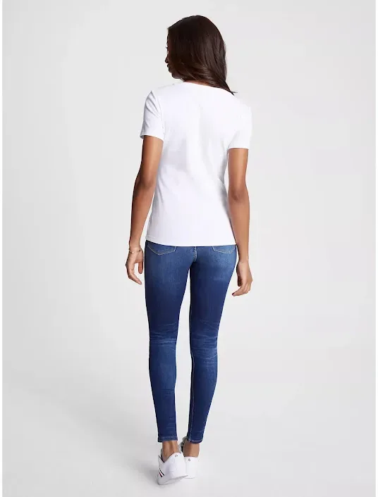 Camiseta Tommy Hilfiger para dama cuello V color blanco