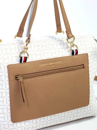 Bolso Tommy Hilfiger para dama color beige y blanco
