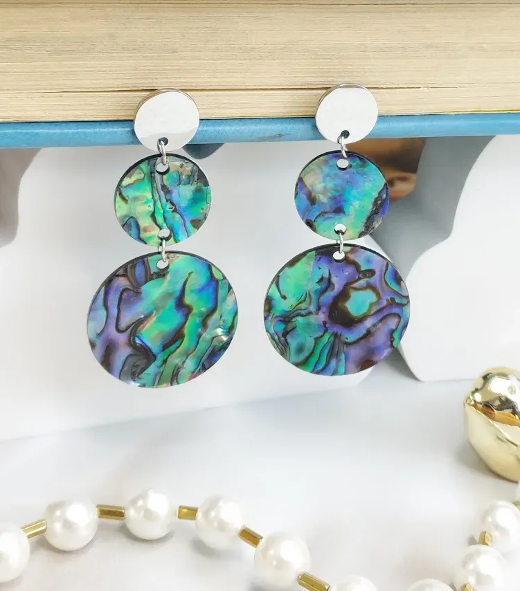 Aretes de conchas multicolor