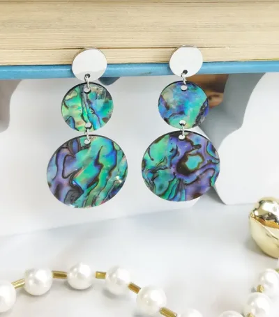 Aretes de conchas multicolor