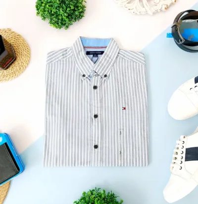 Camisa Tommy Hilfiger para caballero diseño a rayas
