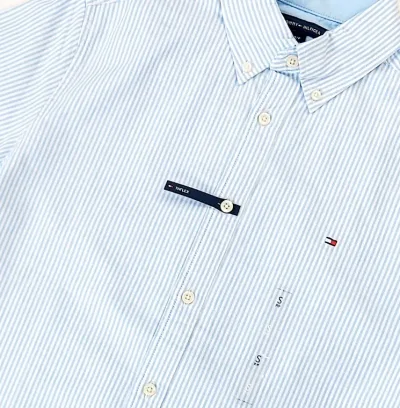Camisa Tommy Hilfiger para caballero diseño a rayas