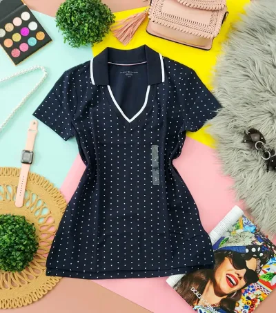 Camiseta Tommy Hilfiger para dama color azul con puntos blancos