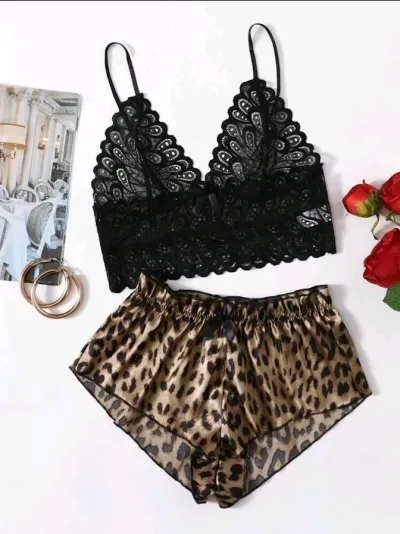 Pijama de animal print para dama