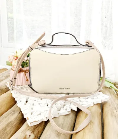 Bolso Nine West para dama color beige y blanco