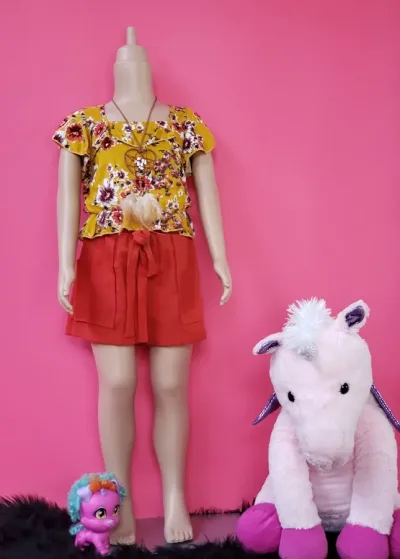 Conjunto Maya Fashion para niña color naranja y con estampado floral