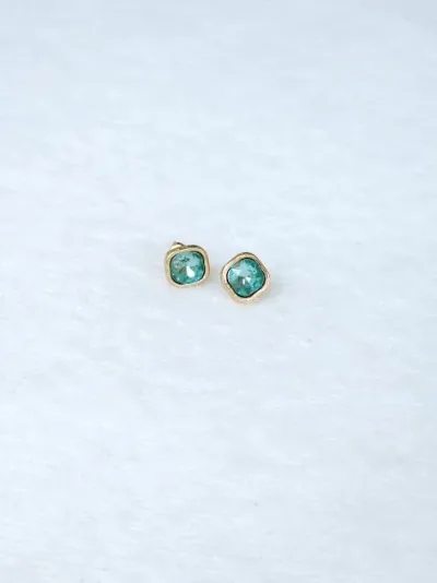 Par de aretes para dama diseño cuadrado color celeste