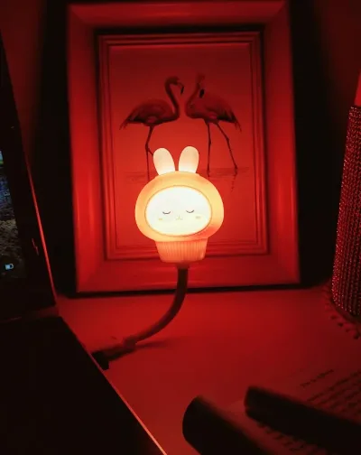 Lámpara USB diseño de conejo color blanco