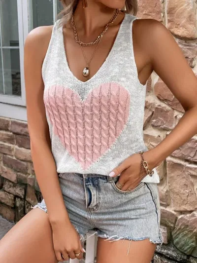 Blusa para dama color blanco con estampado de corazón rosado