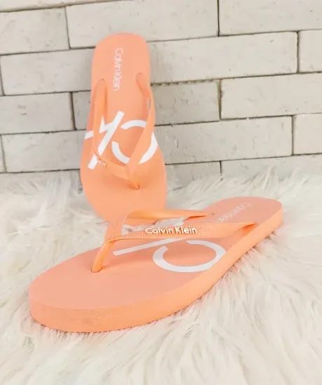 Sandalias Calvin Klein para dama color rosa.