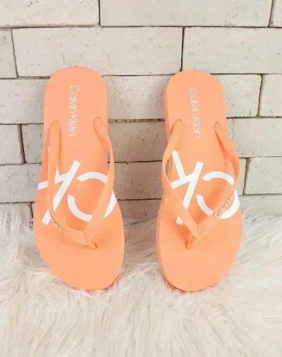 Sandalias Calvin Klein para dama color rosa.