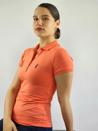 Camiseta Polo Cambrige Club para dama color coral
