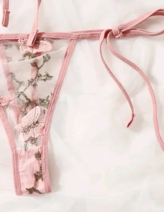 Set de lencería para dama color rosa diseño de mariposas