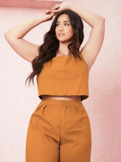Conjunto top para dama unicolor con pantalones de pierna ancha