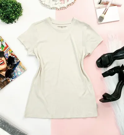 Camiseta CALVIN KLEIN para dama color beige liso
