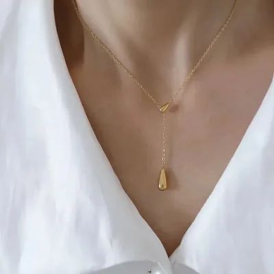 Collar de acero de titanio para dama color dorado