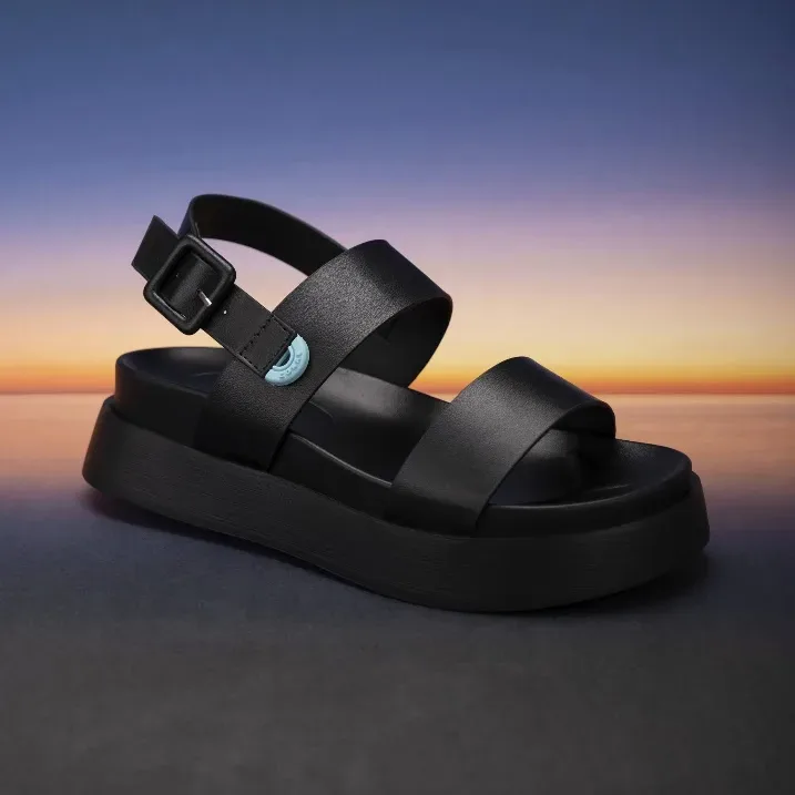 Sandalias Coral Atenea All Black Pu para dama