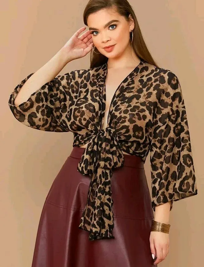 Blusa con estampado de leopardo