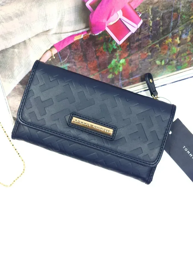 Cartera Tommy Hilfiger para dama
