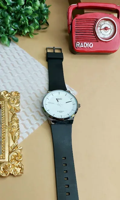 Reloj Q&Q para caballero color negro