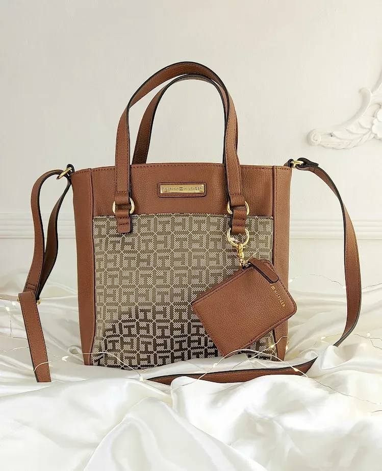 Bolso Tommy Hilfiger para dama color café