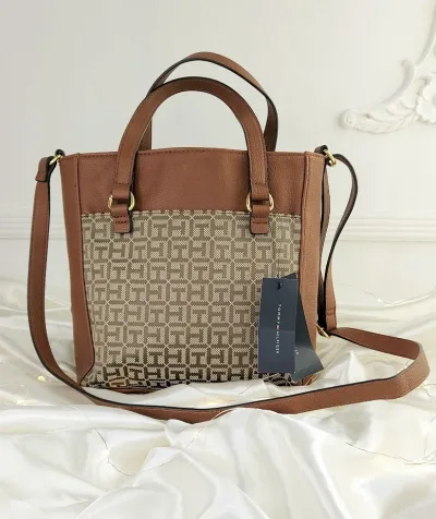 Bolso Tommy Hilfiger para dama color café