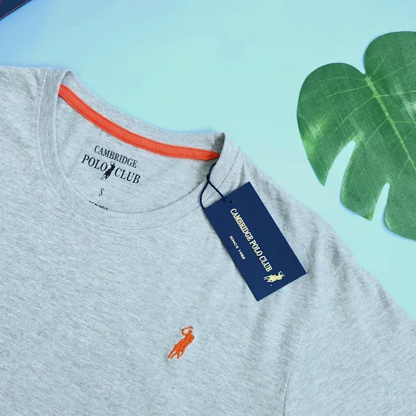 Camiseta Cambridge Polo Club para caballero .
