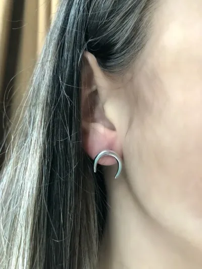 Par de aretes de acero inoxidable para dama color plateado