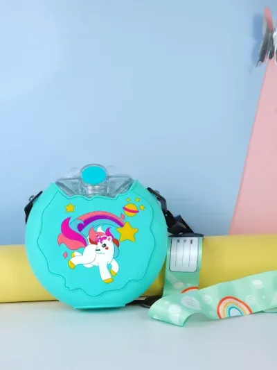 Botella de agua de plástico con diseño de dona.
