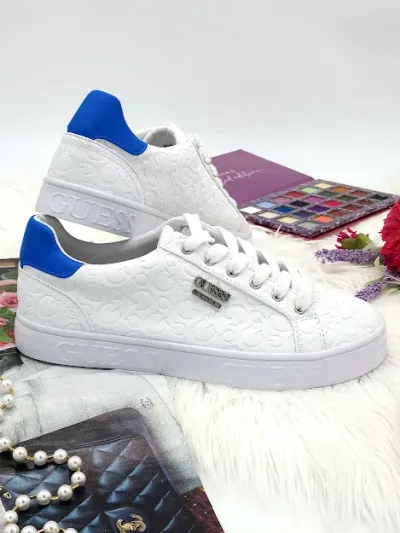 Tenis GUESS para dama color blanco