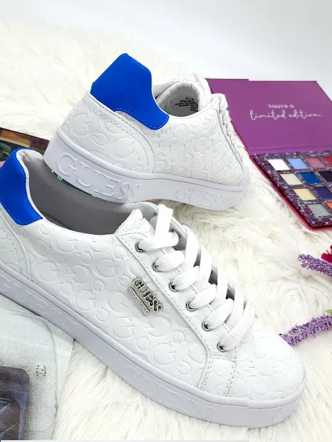 Tenis GUESS para dama color blanco