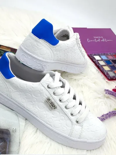 Tenis GUESS para dama color blanco