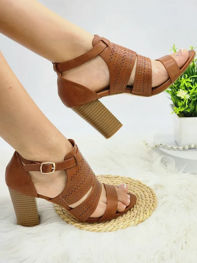 Tacones para dama Vitoria Ferreira PL-83790 Café
