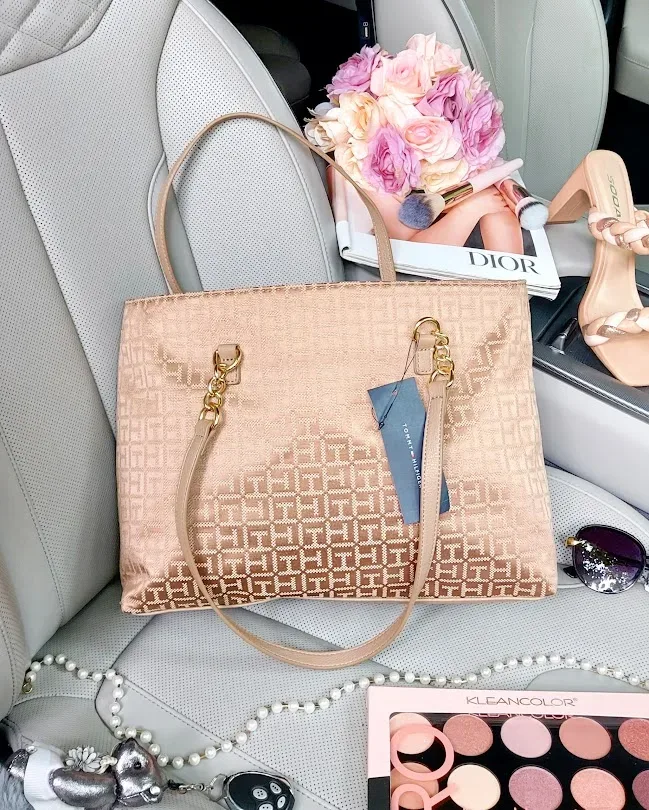 Bolso Tommy Hilfiger para dama color beige