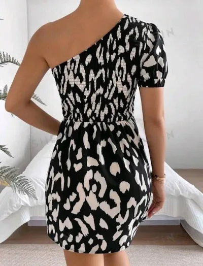 Vestido para dama con diseño abstracto