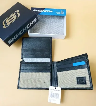 Billetera Skechers para caballero color negro y beige
