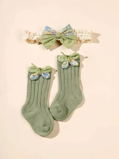 Set de medias y diadema para bebé color verde
