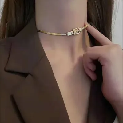 Collar de acero inoxidable para dama color dorado