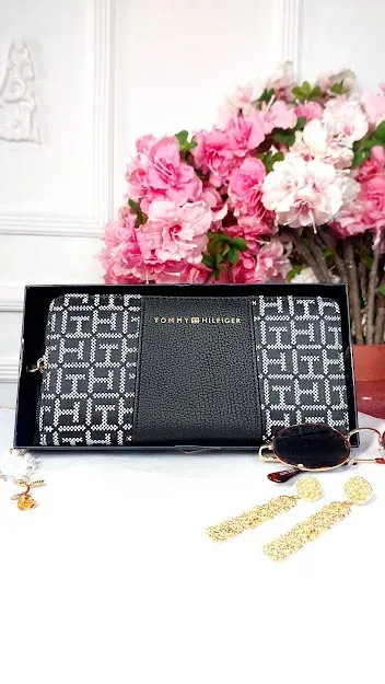 Cartera Tommy Hilfiger para Dama color negro