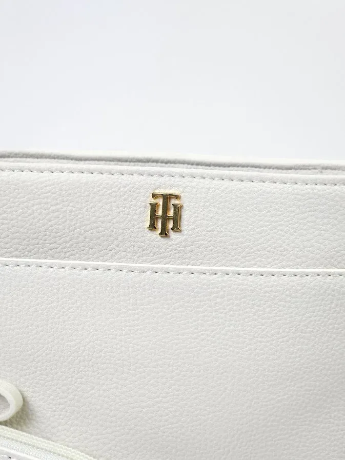 Bolso Tommy Hilfiger para dama color blanco