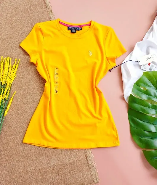 Camiseta U.S Polo para dama color amarillo franja interior color fucsia