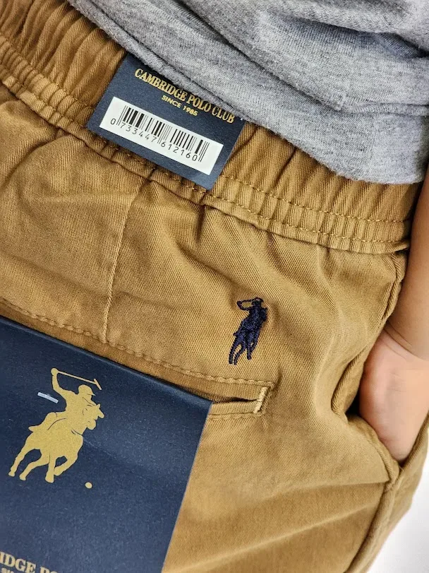 Jogger Cambridge Polo Club para niño color caramelo