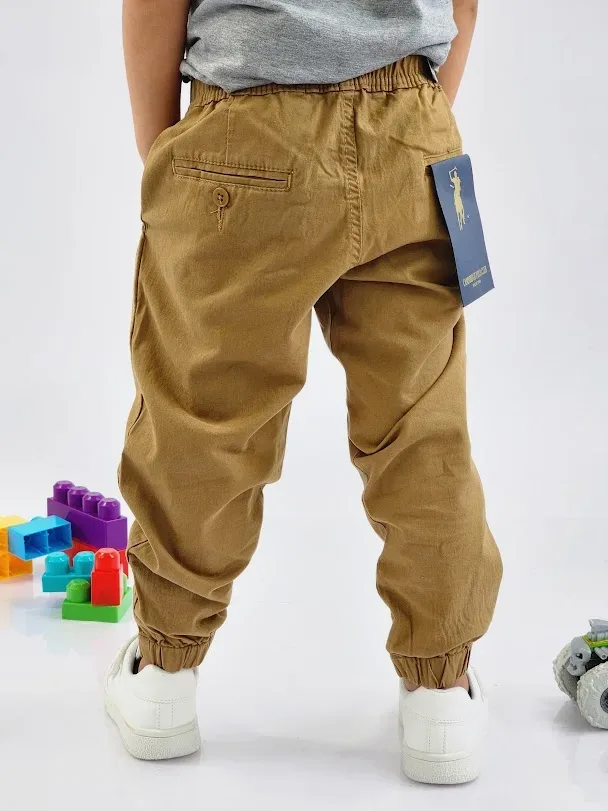 Jogger Cambridge Polo Club para niño color caramelo