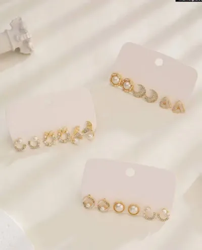 Aretes de fantasia color dorado