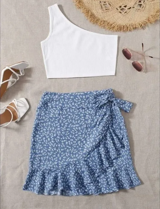 Conjunto para dama color celeste y top blanco